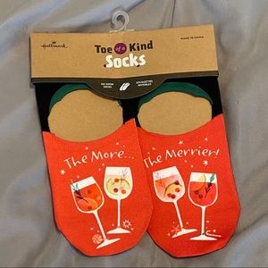 Hallmark Wine Toe Socks